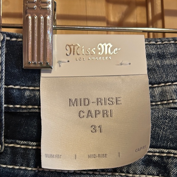 Miss Me Faded Blue Capri Jeans - Picture 5 of 12